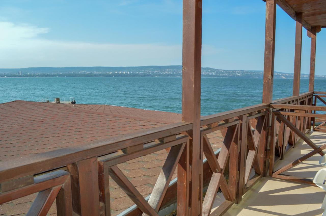 Hotel Romantika Varna Buitenkant foto