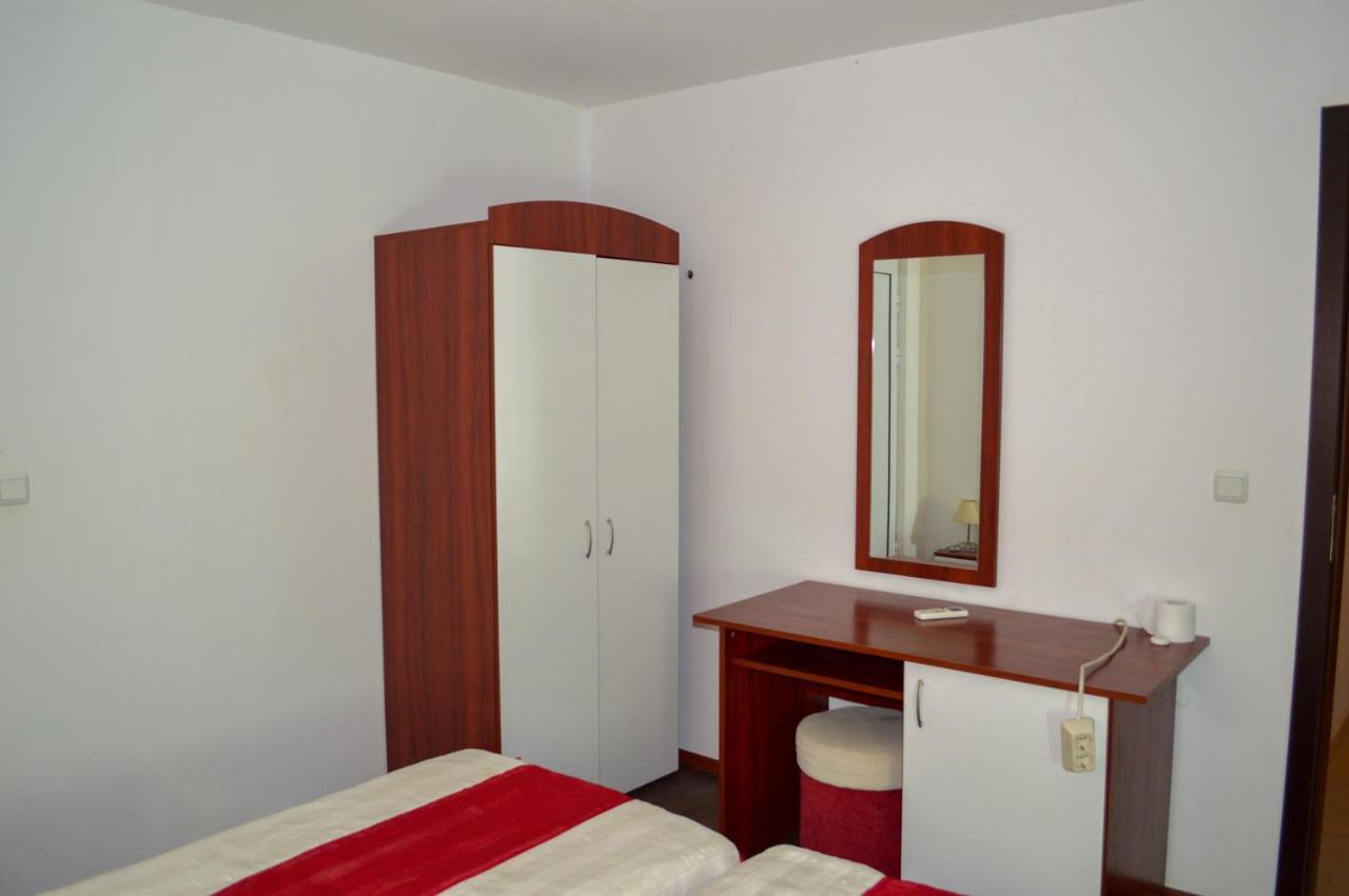 Hotel Romantika Varna Buitenkant foto