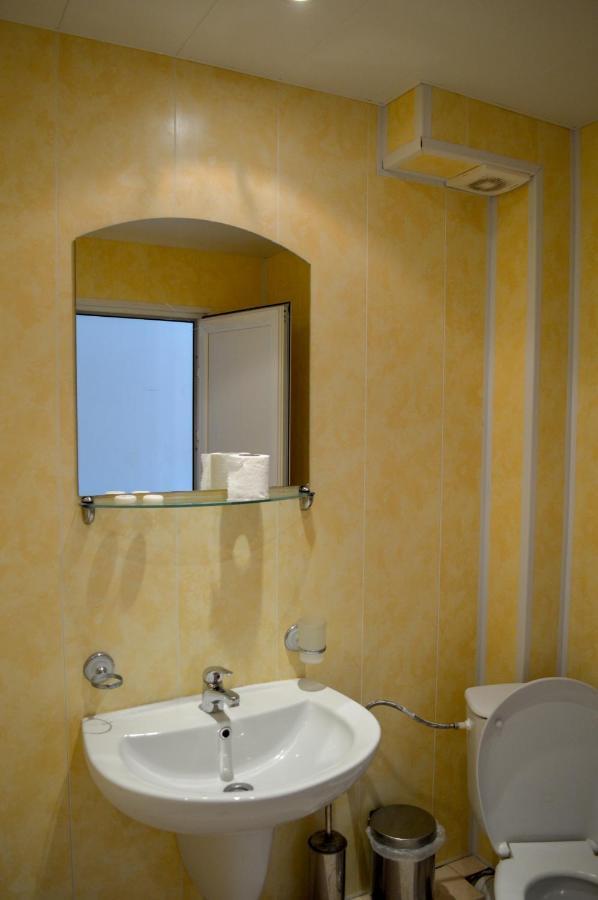 Hotel Romantika Varna Buitenkant foto