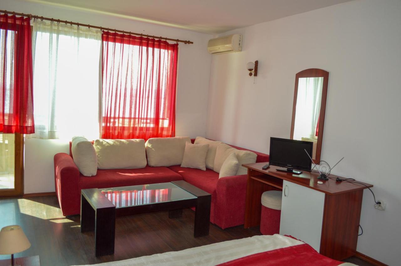 Hotel Romantika Varna Buitenkant foto