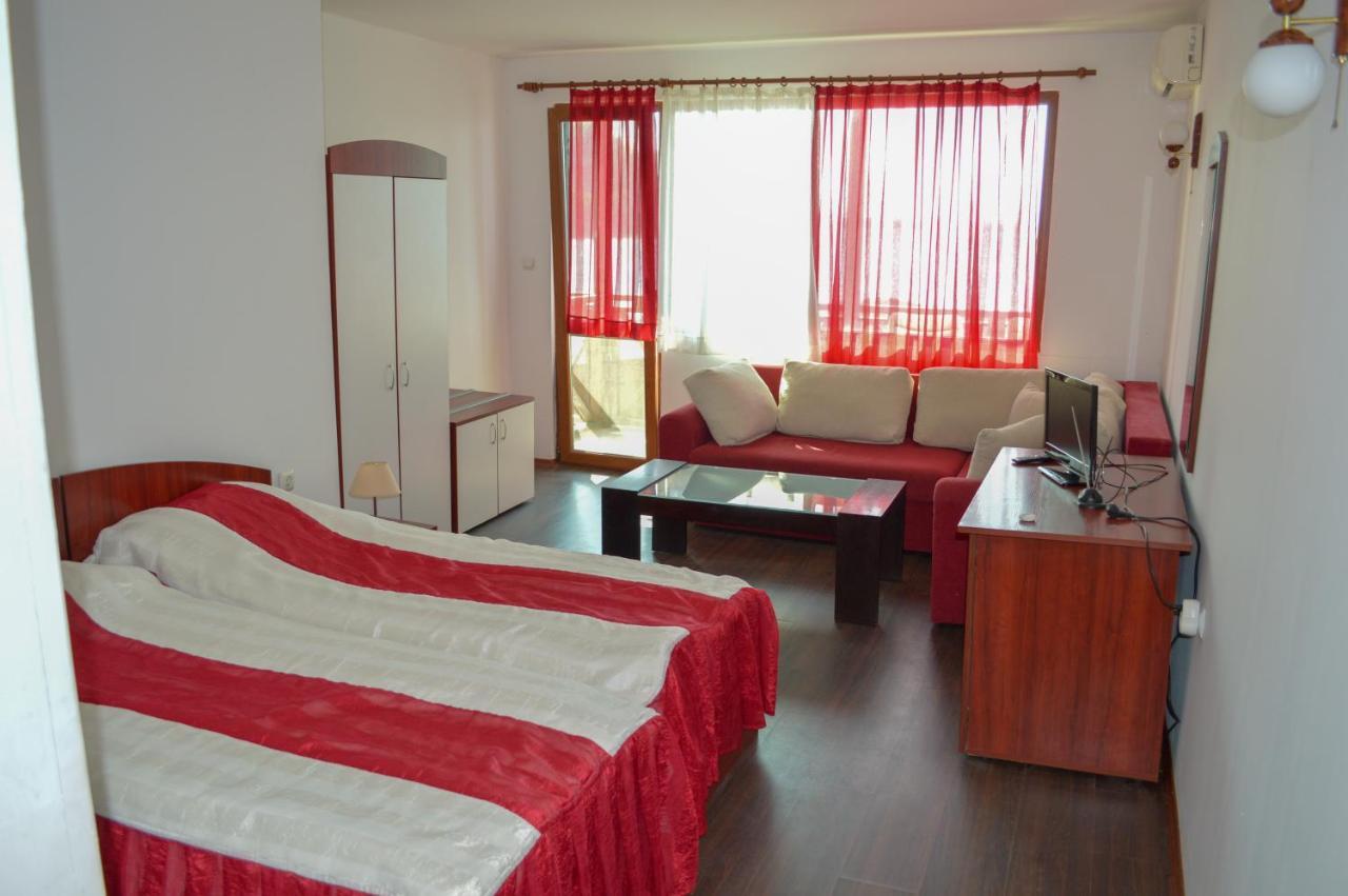 Hotel Romantika Varna Buitenkant foto