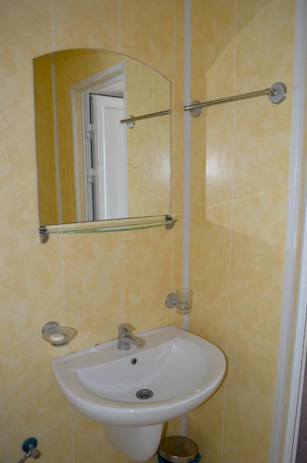 Hotel Romantika Varna Buitenkant foto