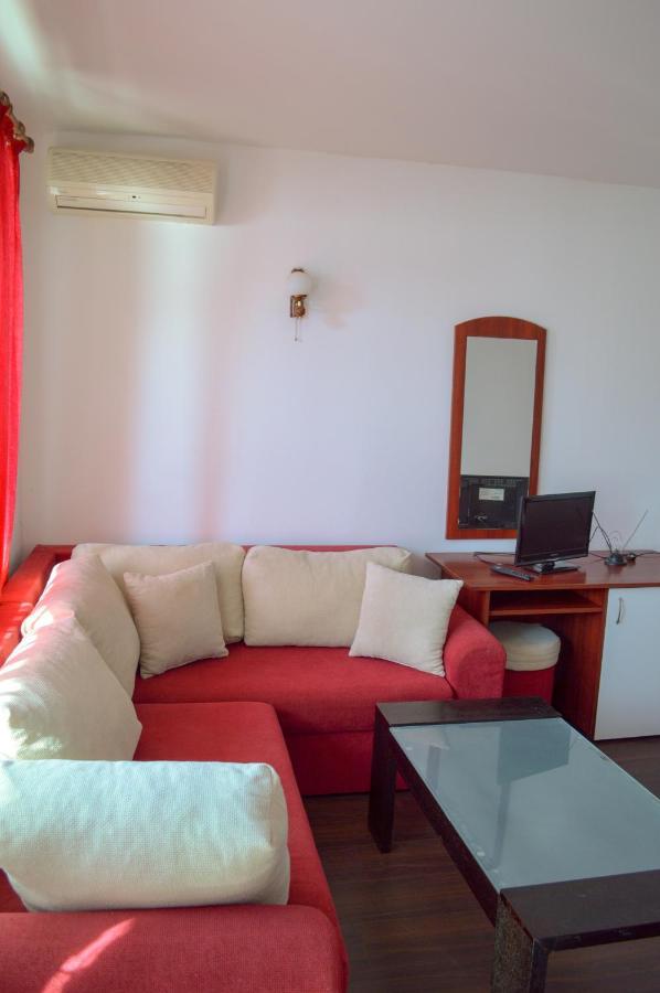 Hotel Romantika Varna Buitenkant foto