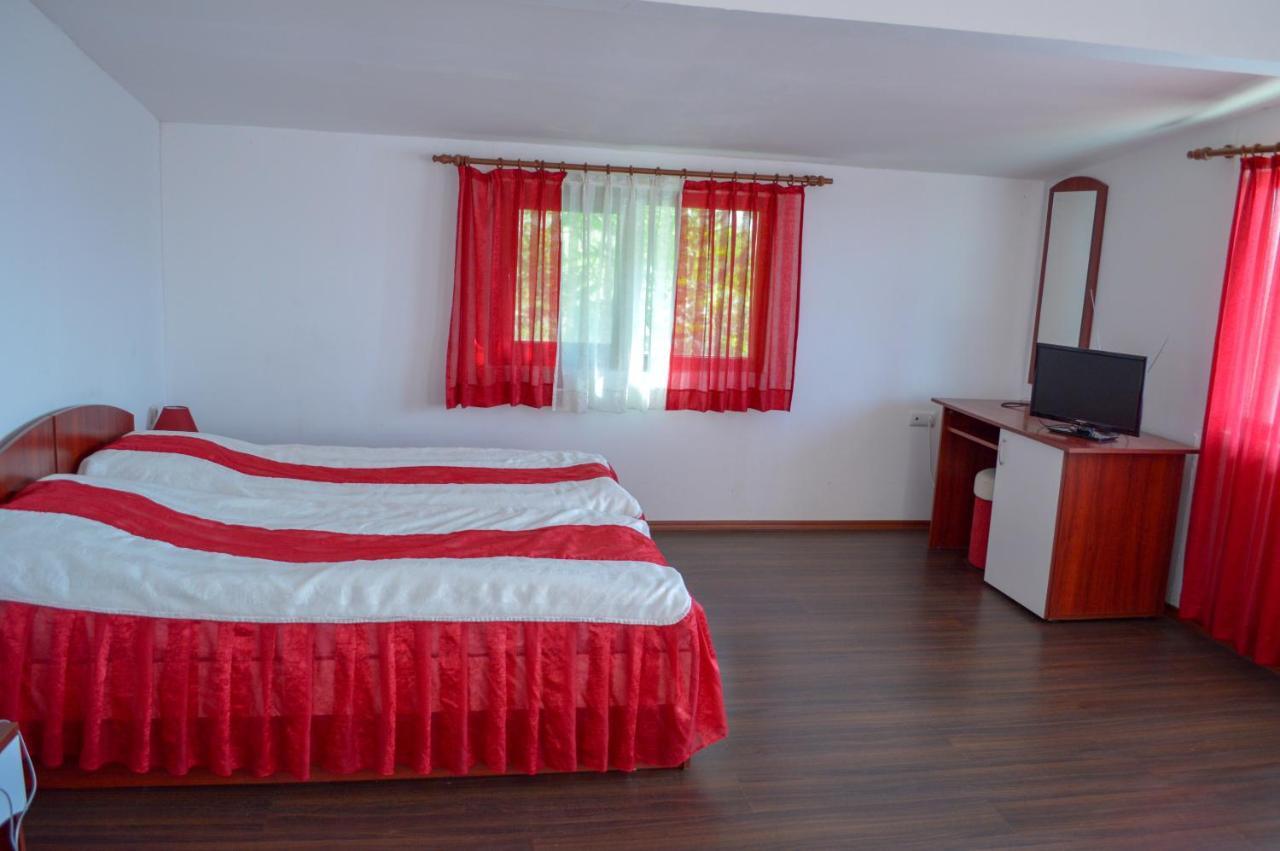 Hotel Romantika Varna Buitenkant foto