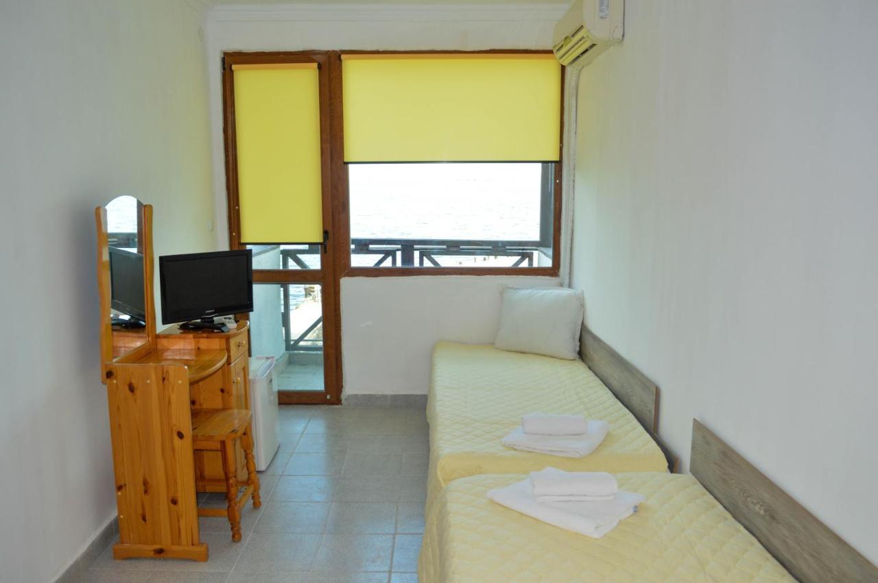 Hotel Romantika Varna Buitenkant foto